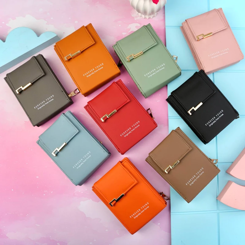 28-334 کیف پول پشت جاکارت ایستاده