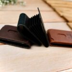 جاکارتی ایستاده آکاردئونی جلو جیب